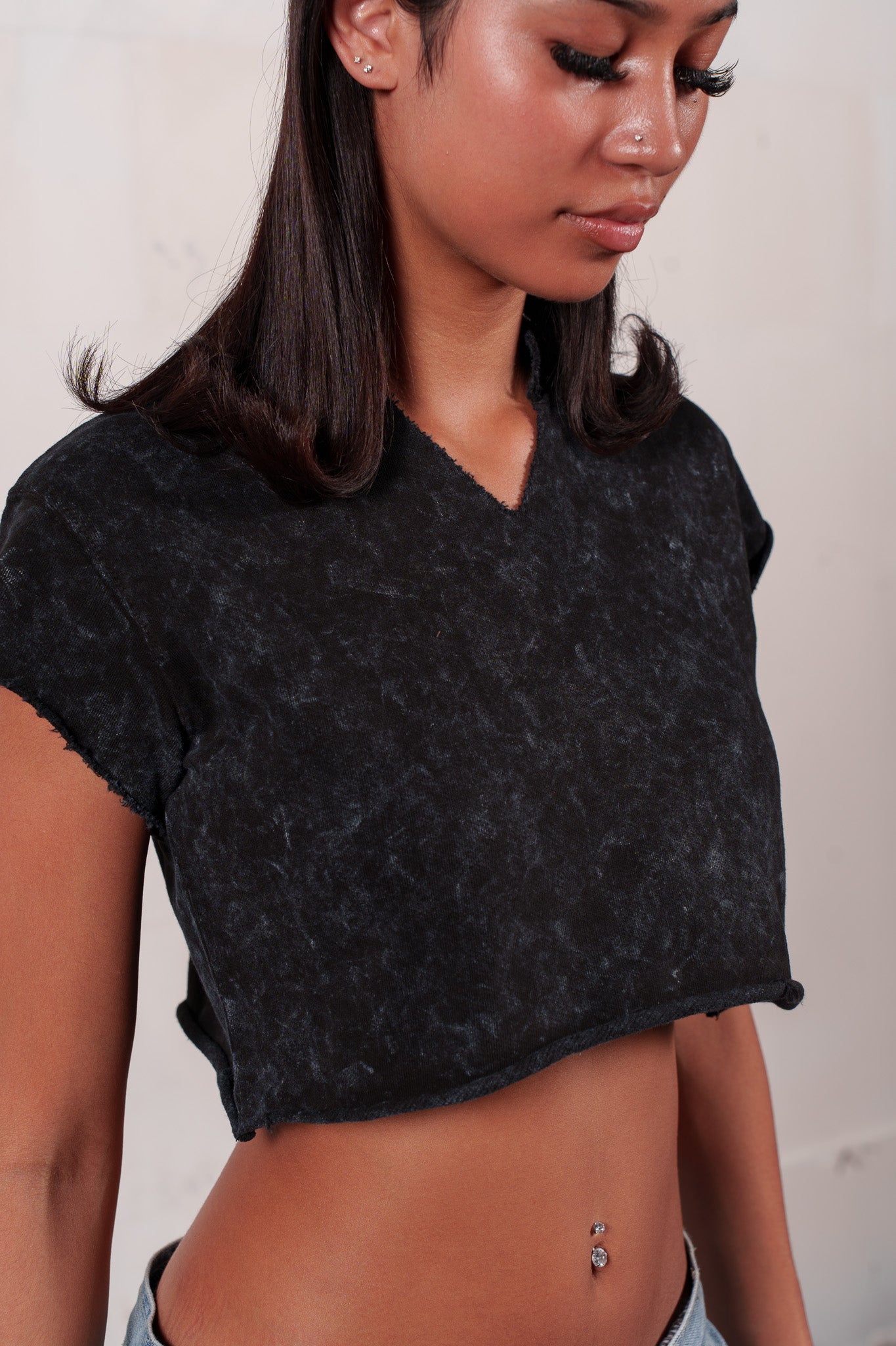 GP Basics V NECK CROP TOP