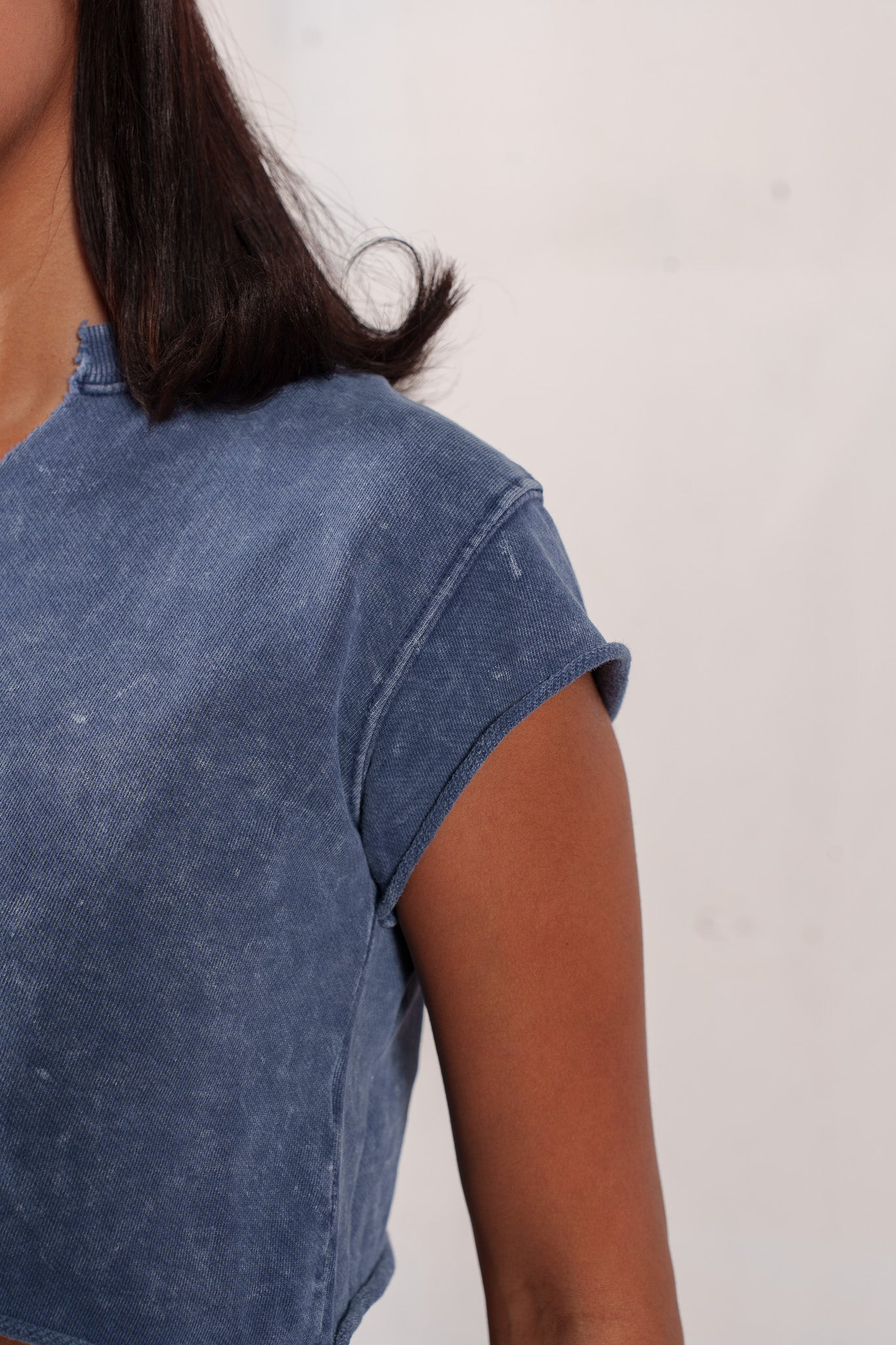 GP Basics V NECK CROP TOP